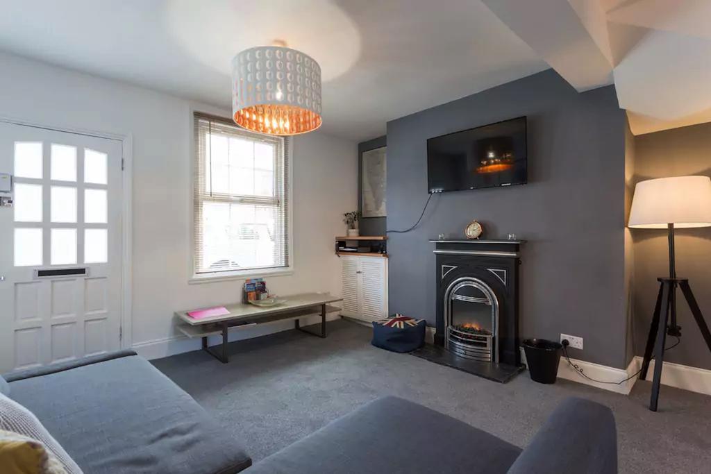 Hastings House - Modern 2 Bedroom House In Central Luton & Near Airport المظهر الخارجي الصورة