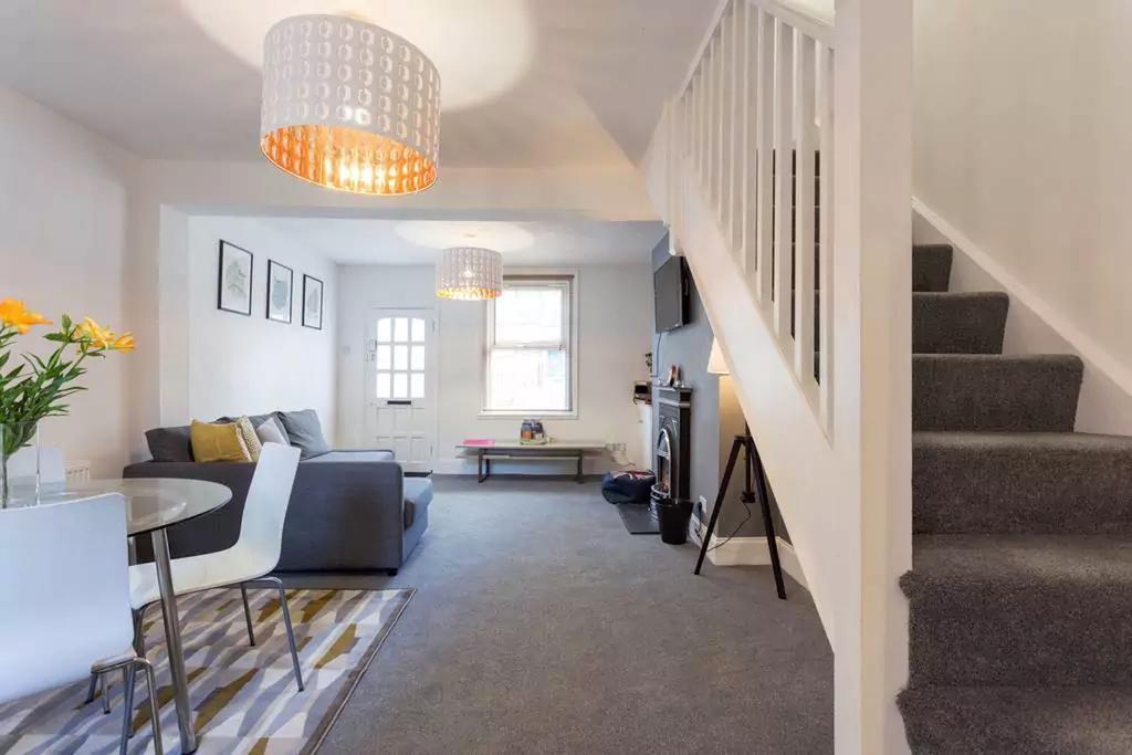 Hastings House - Modern 2 Bedroom House In Central Luton & Near Airport المظهر الخارجي الصورة