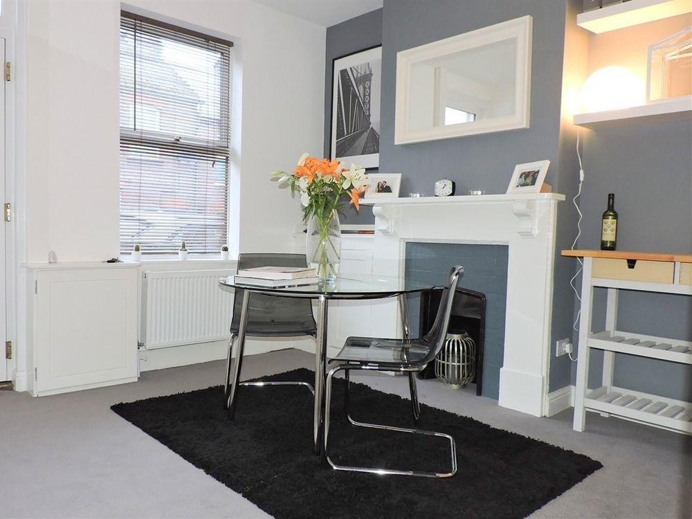 Hastings House - Modern 2 Bedroom House In Central Luton & Near Airport المظهر الخارجي الصورة