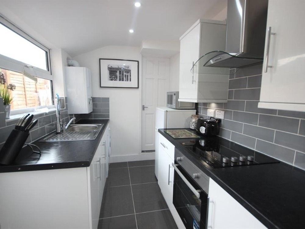 Hastings House - Modern 2 Bedroom House In Central Luton & Near Airport المظهر الخارجي الصورة