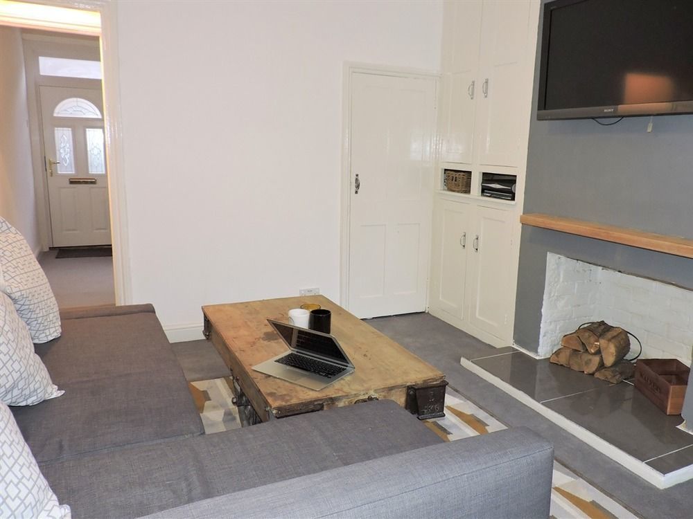 Hastings House - Modern 2 Bedroom House In Central Luton & Near Airport المظهر الخارجي الصورة