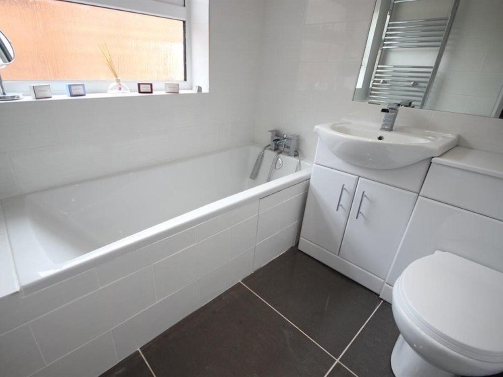 Hastings House - Modern 2 Bedroom House In Central Luton & Near Airport المظهر الخارجي الصورة